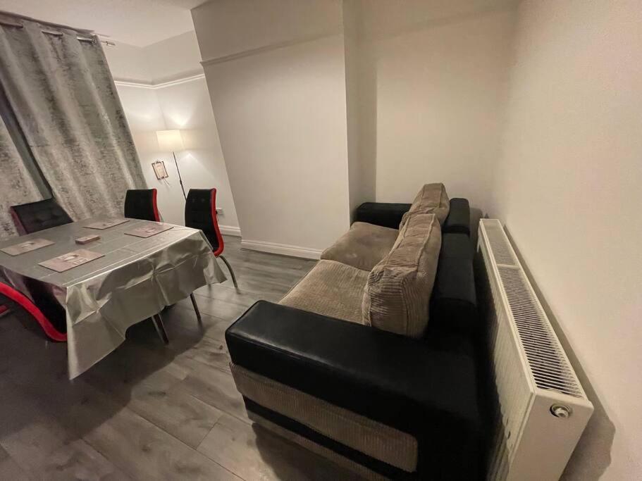 Large Beautiful 3 Bed House In City Of Birmingham Bagian luar foto