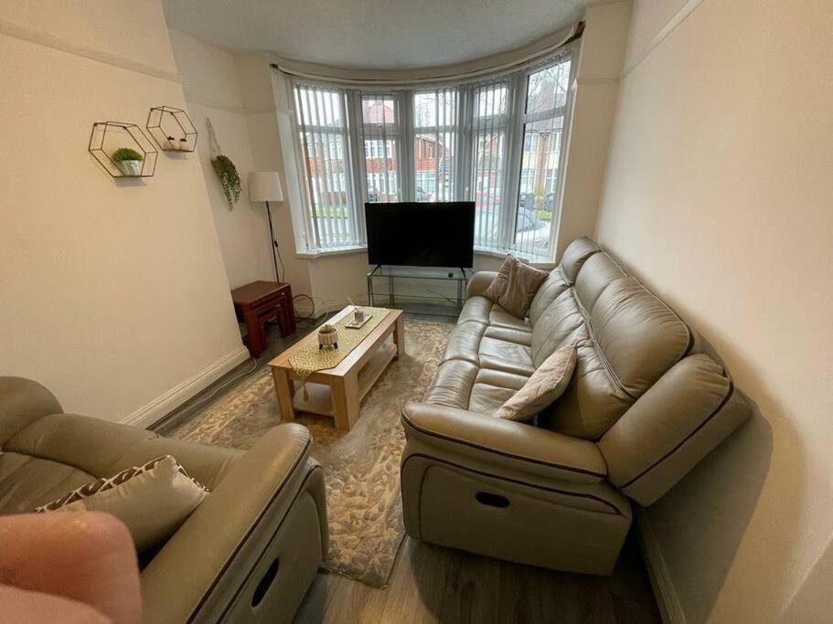 Large Beautiful 3 Bed House In City Of Birmingham Bagian luar foto
